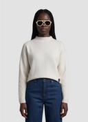Isabelle Pull White